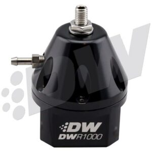 Regulator ciśnienia paliwa DeatschWerks, DWR1000 Black (2) -8 inlets, (1) -6 return, 1/8” NPT gauge port.